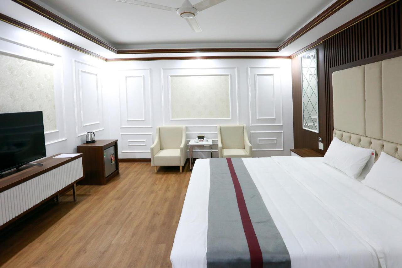 Olala Hotel Cam Pha Екстериор снимка